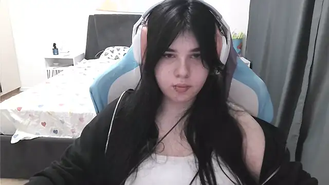 LunarMia webcam