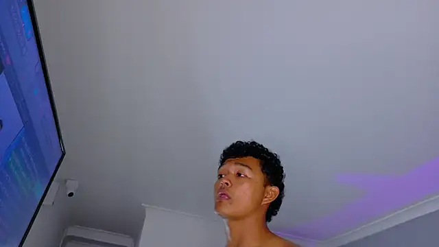 AndrewKenoxx__ webcam