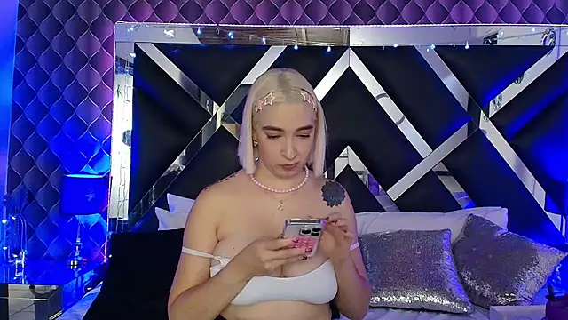 victoriaa_lee_ webcam