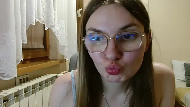 LooveELLYx webcam