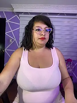 MiiaaJoness webcam