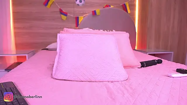 danna_berlin_ live cam on StripChat
