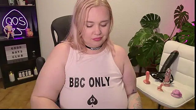 MargotGrey webcam
