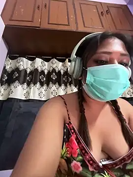 Yourhornynightmare live cam on StripChat