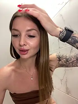 KrisMagnoly live cam on StripChat