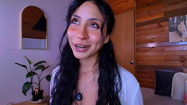 amber_curly webcam