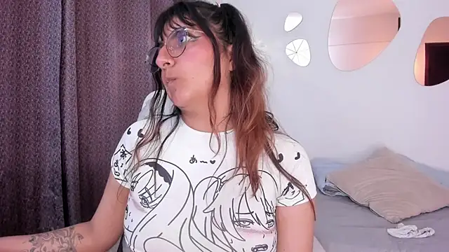 Lexiee_ webcam