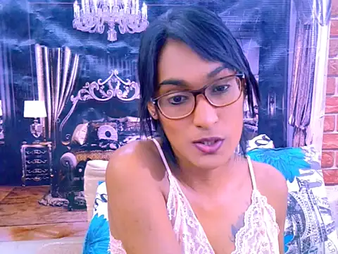 IndianRebel4u2Luv webcam