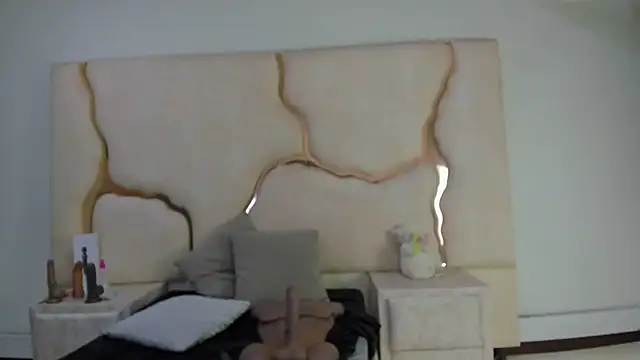 ZayraStorm webcam