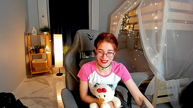 SeraphineDuskryn webcam
