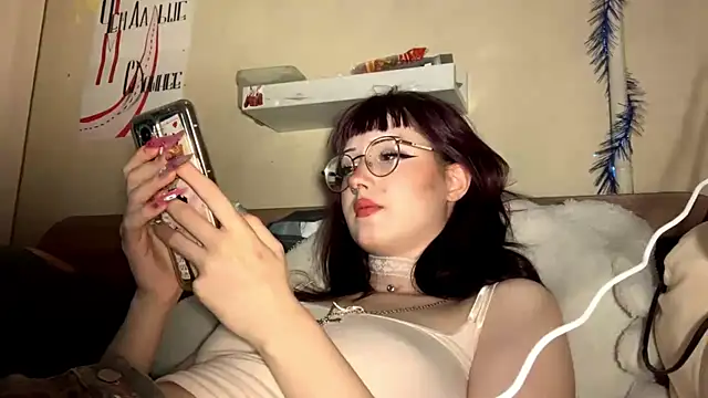 KristinaLasea webcam