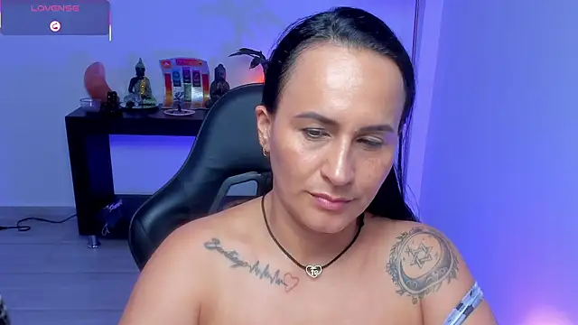 Sara_Charmy webcam