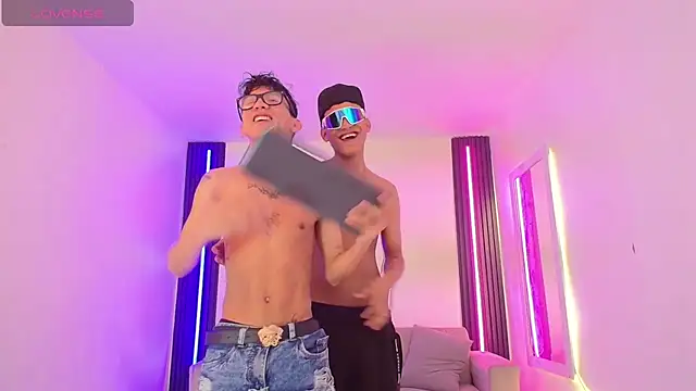 Marcus_and_Tony webcam