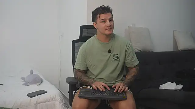 Dominick_walker webcam