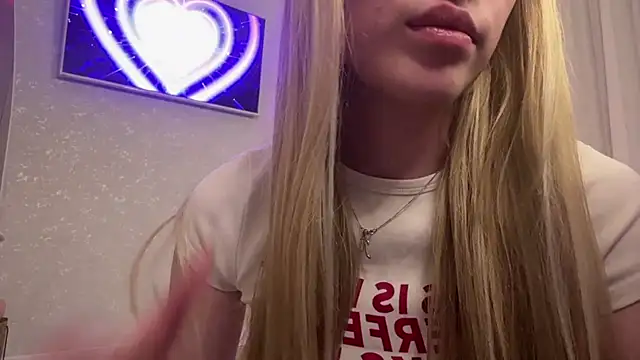 Between_Eeys webcam