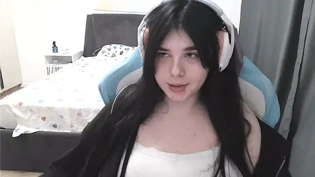 LunarMia webcam