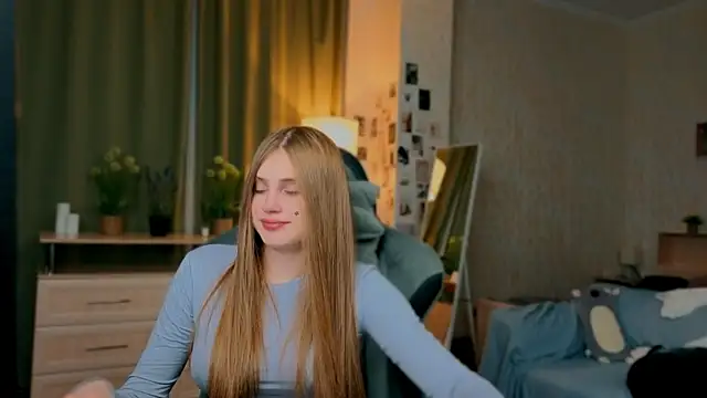 yourbeautyarya webcam