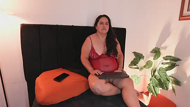 MatureHornyCouple webcam