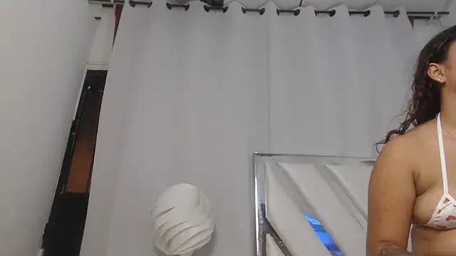 AlannaHarper webcam