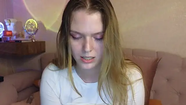 Vivian_Davis live cam on StripChat