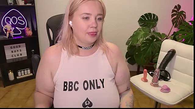 MargotGrey webcam