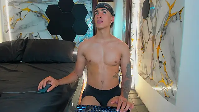 Goldendesirexx webcam