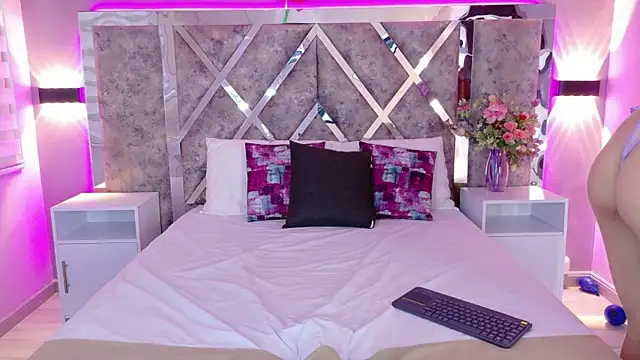 LolaGray__ webcam