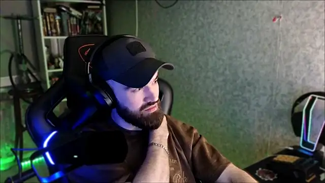 _Serious_Man webcam