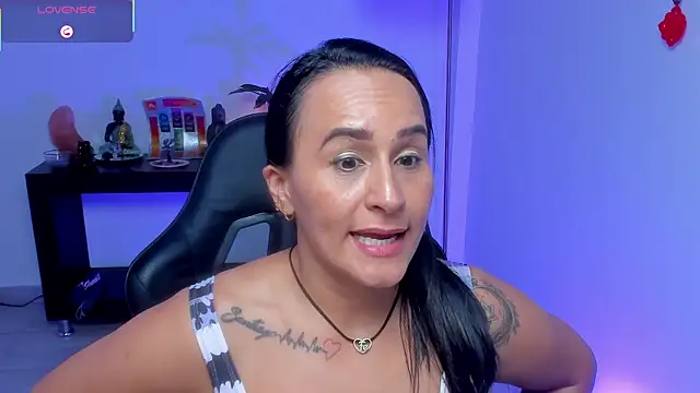 Sara_Charmy webcam
