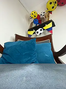 LilaRvsh webcam