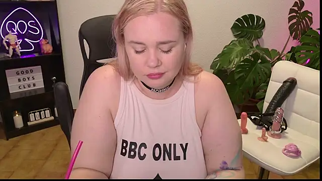 MargotGrey webcam