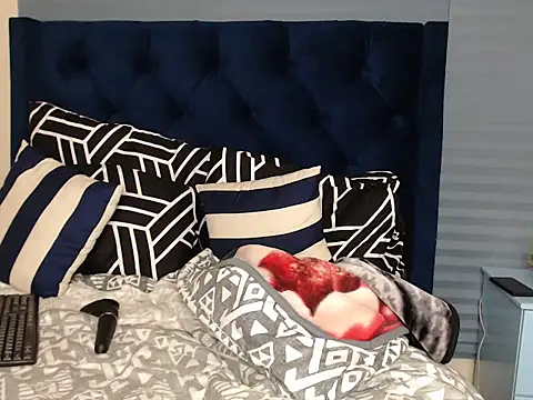 QUEENMANDYY webcam