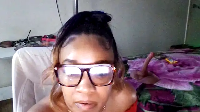 mzpretty444 webcam