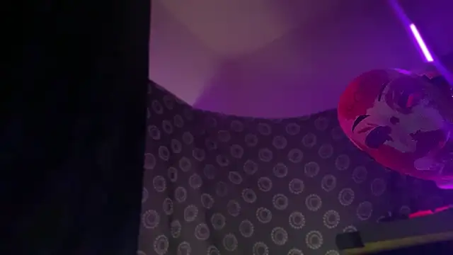 Guyst049 webcam