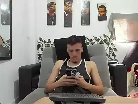 Latins_Boss webcam