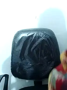 Tamil_Azhaghi webcam