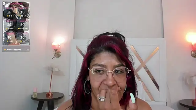 Sky_Collins_ webcam