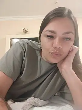 KrissSexi 🔊 free naked chat