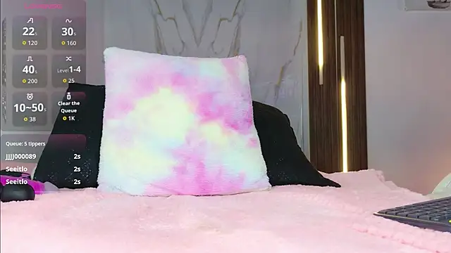 mia_099 webcam