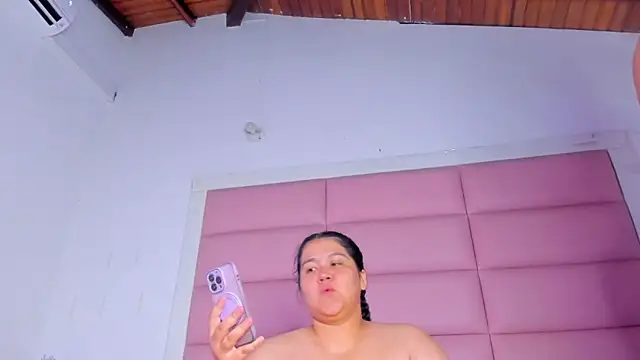 AmaranttayLunay webcam