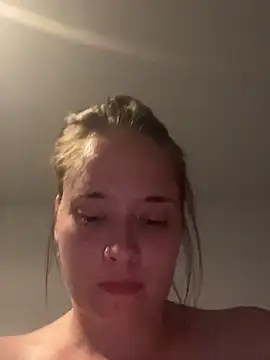 Poppylooloo webcam
