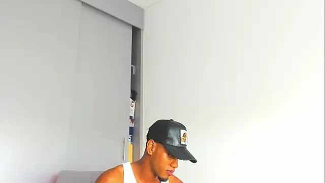 agrublack webcam