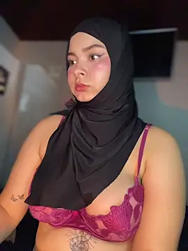 aneesa_darzi webcam