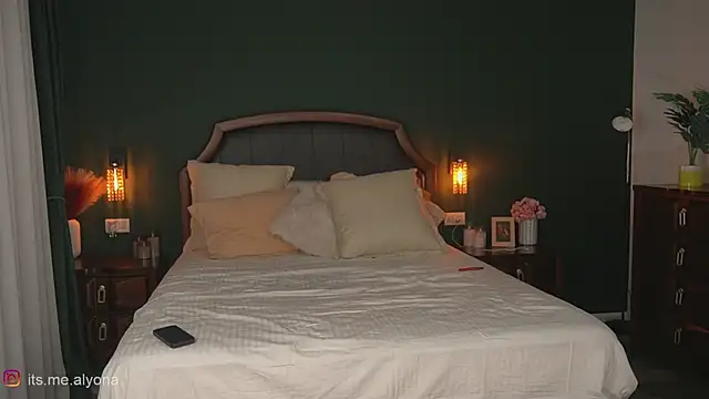 Alyonaqueen_