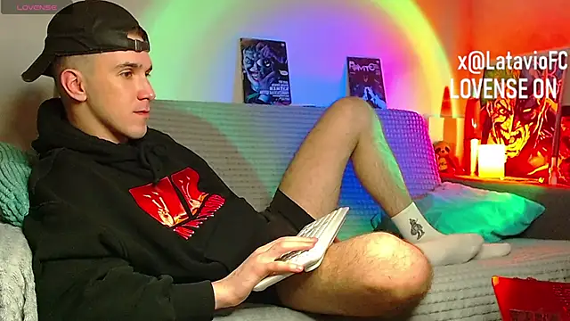Midnighter_ webcam