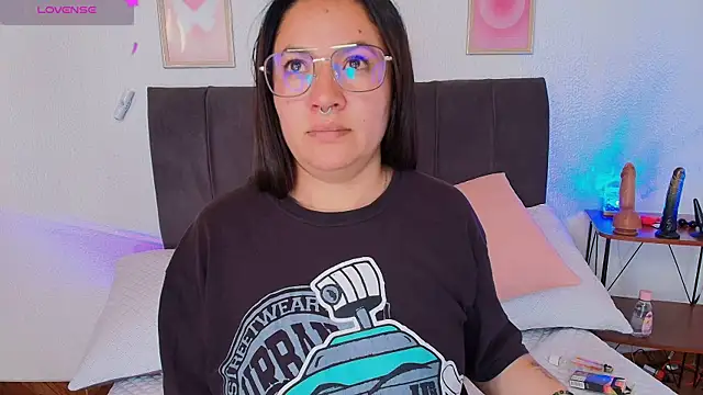 samm_curvy