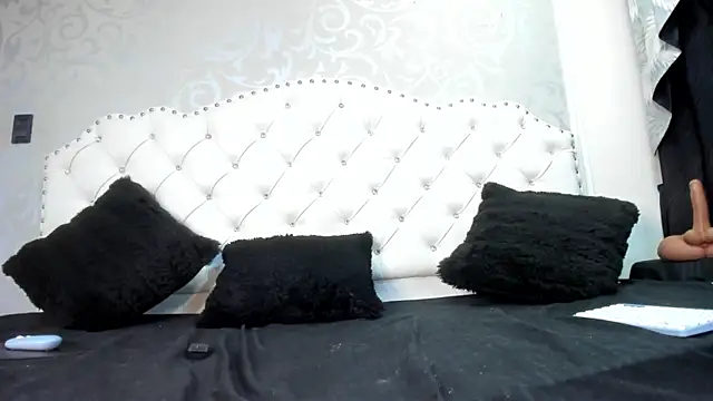LilithBoneth webcam