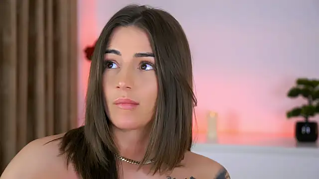 AishaSins webcam