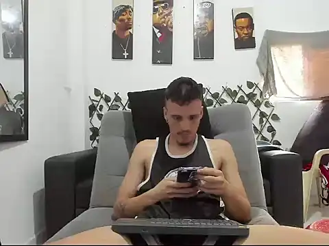 Latins_Boss webcam
