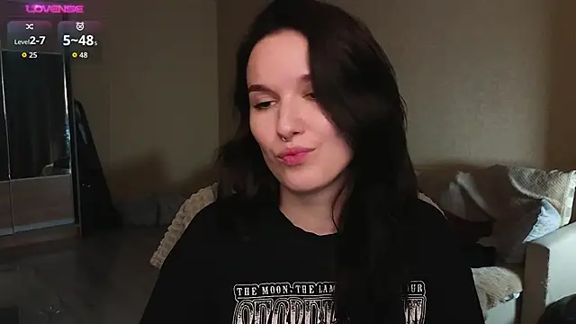 Val_lava live cam on StripChat